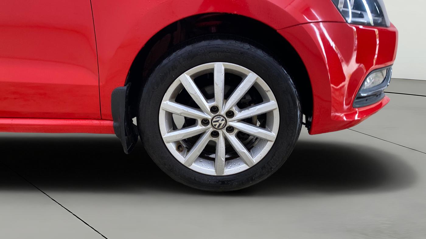 2017 Volkswagen Polo HIGHLINE PLUS 1.2(16 ALLOY, Petrol, Manual, 62,663 km, Right Front Wheel
