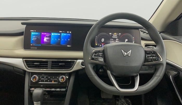 2024 Mahindra XUV700 AX 7 P AT 7 STR, Petrol, Automatic, 21,999 km, Steering Wheel Close Up