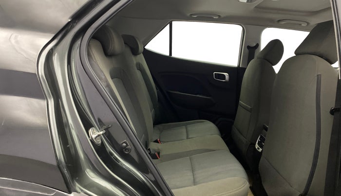 2020 Hyundai VENUE SX PLUS 1.0 TURBO DCT, Petrol, Automatic, 1,46,088 km, Right Side Rear Door Cabin