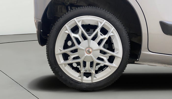 2017 Maruti Wagon R 1.0 VXI AMT, Petrol, Automatic, 78,443 km, Right Rear Wheel