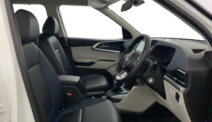 2024 KIA CARENS PREMIUM 1.5 PETROL 7 STR, Petrol, Manual, 7,422 km, Right Side Front Door Cabin