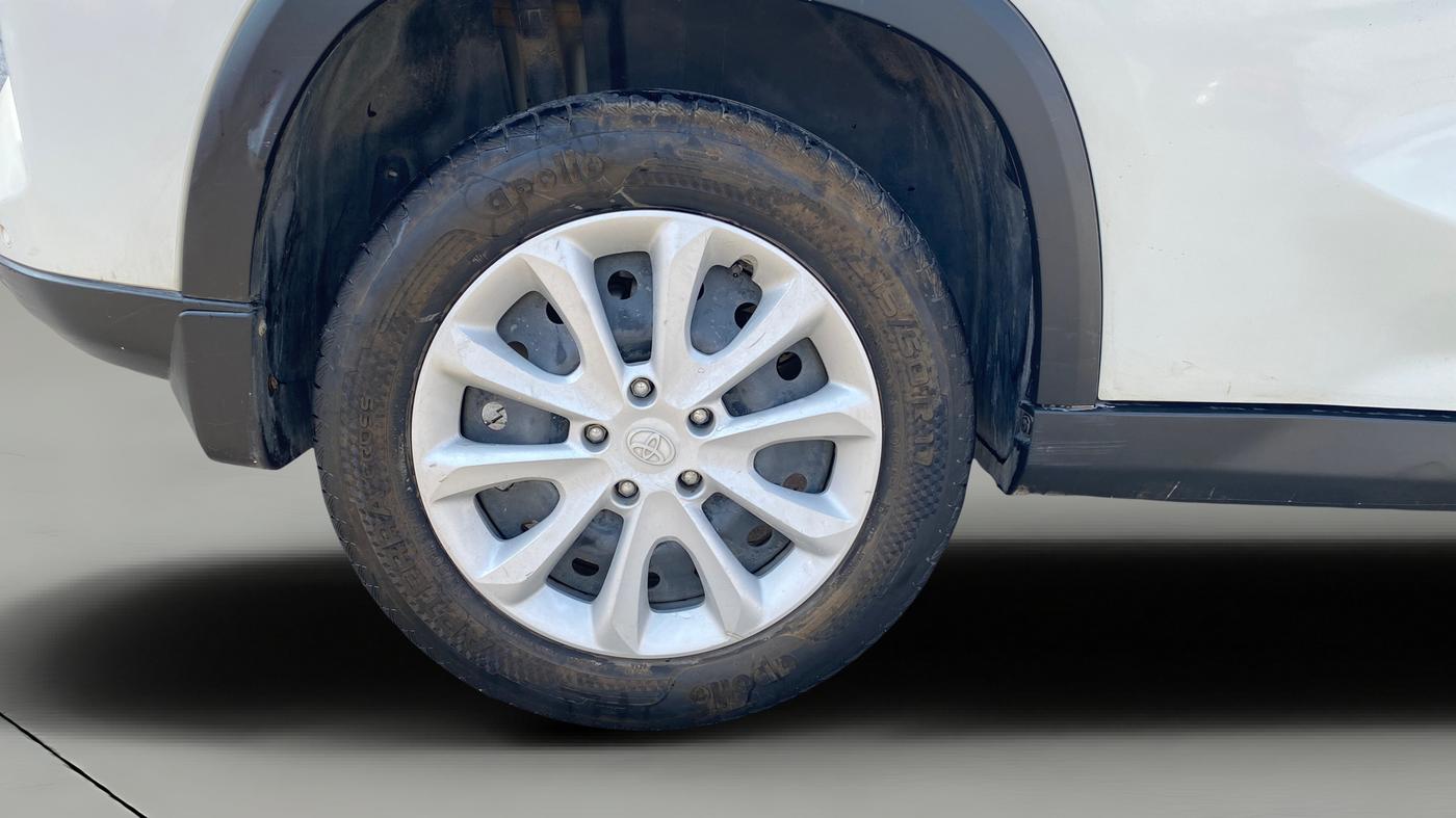 2024 Toyota URBAN CRUISER HYRYDER S NEO DRIVE, Petrol, Manual, 41,618 km, Right Rear Wheel