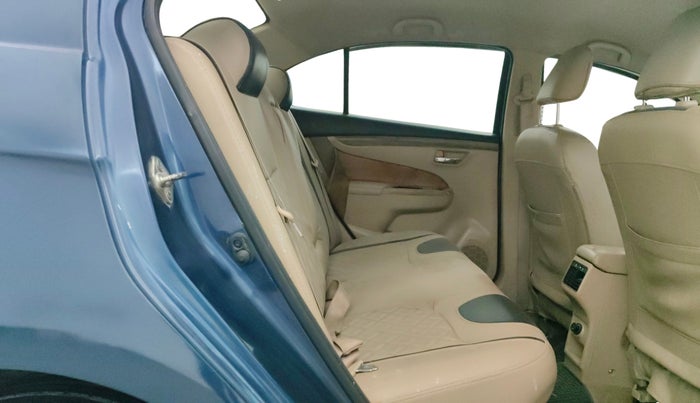 2018 Maruti Ciaz DELTA 1.5 SHVS MT PETROL, Petrol, Manual, 1,07,379 km, Right Side Rear Door Cabin