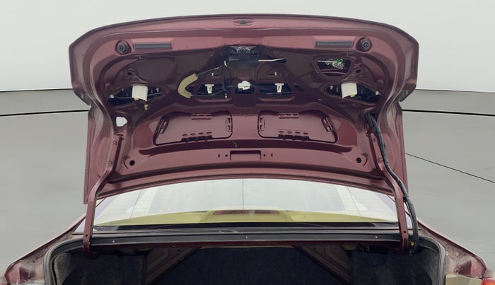 2016 Honda City 1.5L I-VTEC V MT, Petrol, Manual, 80,245 km, Boot Door Open