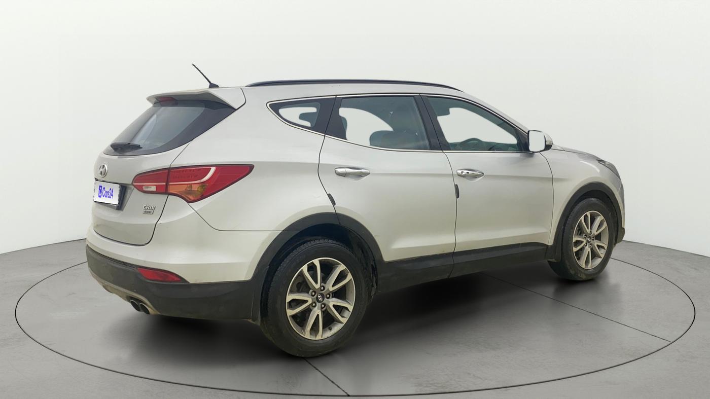 2014 Hyundai Santa Fe 4 WD AT, Diesel, Automatic, 1,45,736 km, Right Back Diagonal