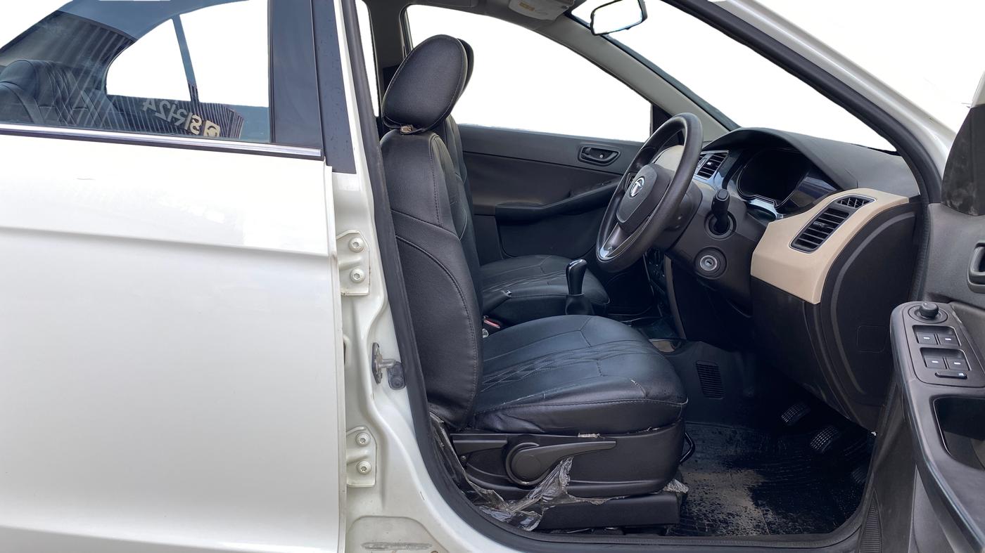 2016 Tata Zest XMS PETROL, Petrol, Manual, 29,240 km, Right Side Front Door Cabin