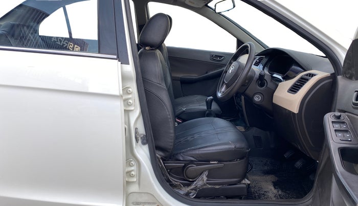 2016 Tata Zest XMS PETROL, Petrol, Manual, 29,240 km, Right Side Front Door Cabin