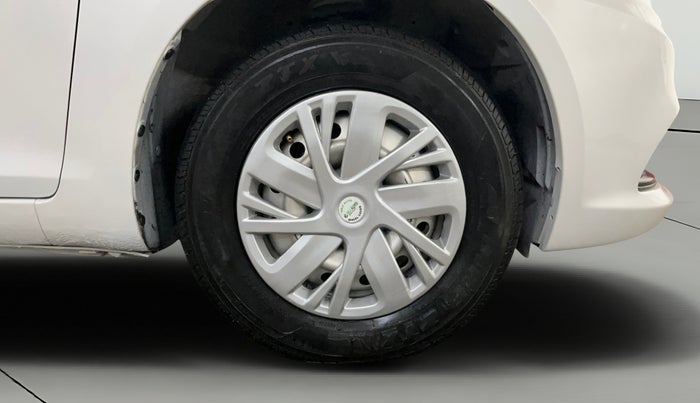 2015 Maruti Swift Dzire LXI, Petrol, Manual, 68,694 km, Right Front Wheel