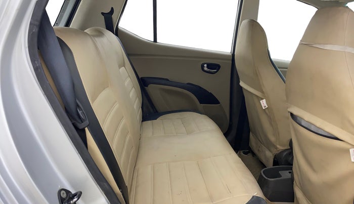 2013 Hyundai i10 MAGNA 1.2, CNG, Manual, 75,726 km, Right Side Rear Door Cabin