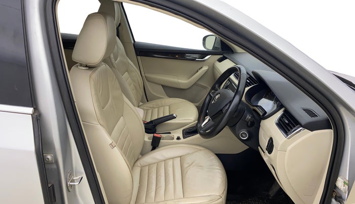 2016 Skoda Octavia 2.0 TDI CR STYLE PLUS AT, Diesel, Automatic, 60,469 km, Right Side Front Door Cabin