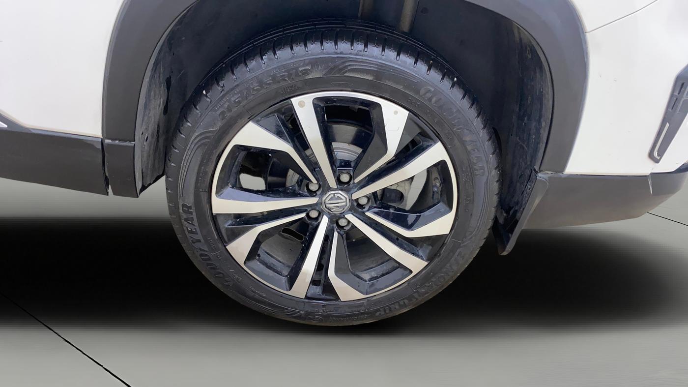 2024 MG HECTOR PLUS SHARP PRO 1.5 TURBO MT 7 STR, Petrol, Manual, 11,010 km, Left Rear Wheel
