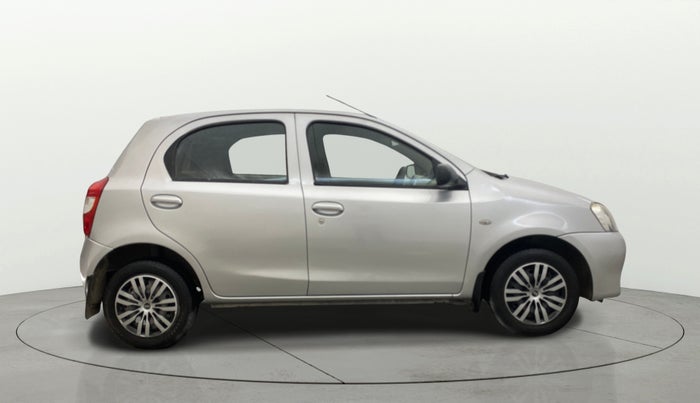 2015 Toyota Etios Liva G, Petrol, Manual, 1,14,496 km, Right Side View