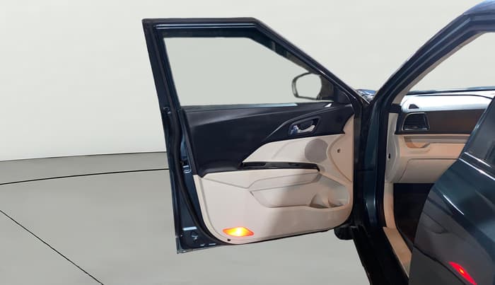 2021 Mahindra XUV300 W8 (O) 1.2 PETROL, Petrol, Manual, 93,983 km, LHS Front Door