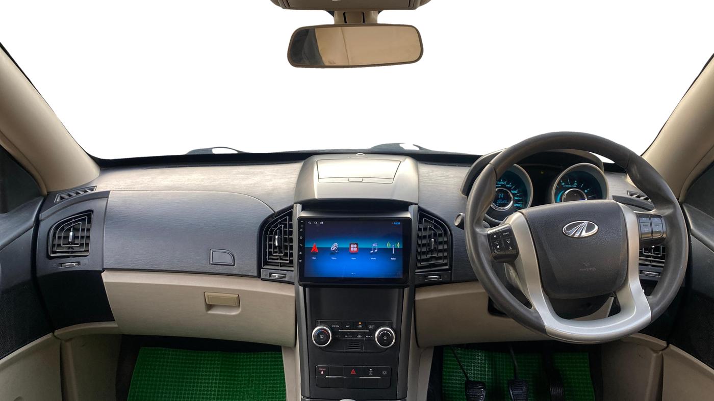 2016 Mahindra XUV500 W6, Diesel, Manual, 98,528 km, Dashboard