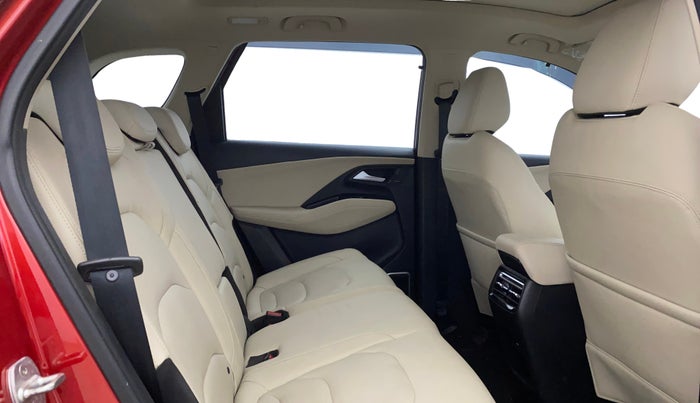 2023 MG HECTOR SMART PRO 1.5 TURBO MT PETROL, Petrol, Manual, 16,880 km, Right Side Rear Door Cabin