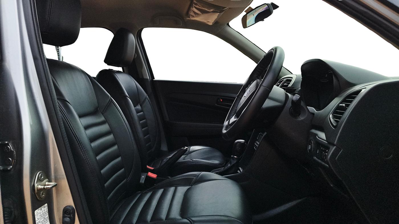 2020 Maruti Vitara Brezza VXI AT SHVS, Petrol, Automatic, 37,921 km, Right Side Front Door Cabin