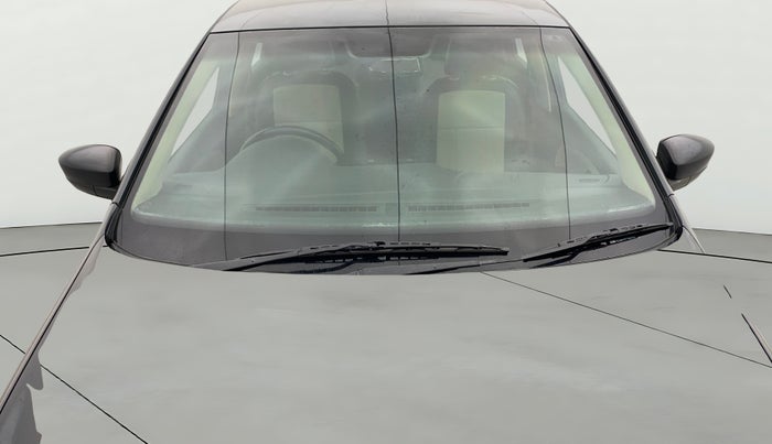 2015 Volkswagen Polo HIGHLINE1.2L, Petrol, Manual, 59,990 km, Front Windshield