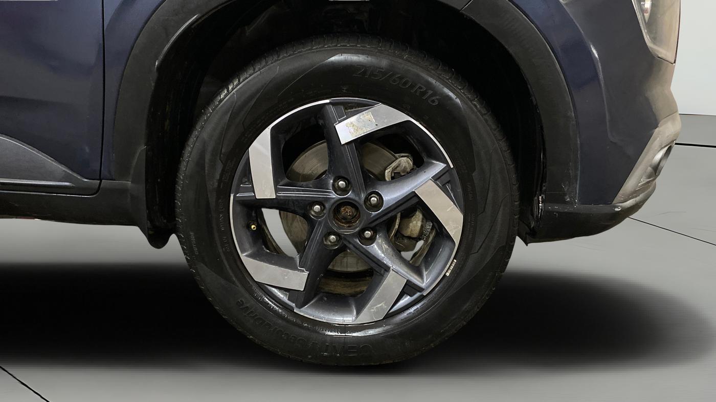 2020 Hyundai VENUE SX 1.0 TURBO IMT, Petrol, Manual, 1,19,424 km, Right Front Wheel