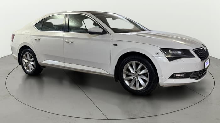 2016 Skoda Superb L&K 1.8 TSI AT, Petrol, Automatic, 70,830 km, Right Front Diagonal