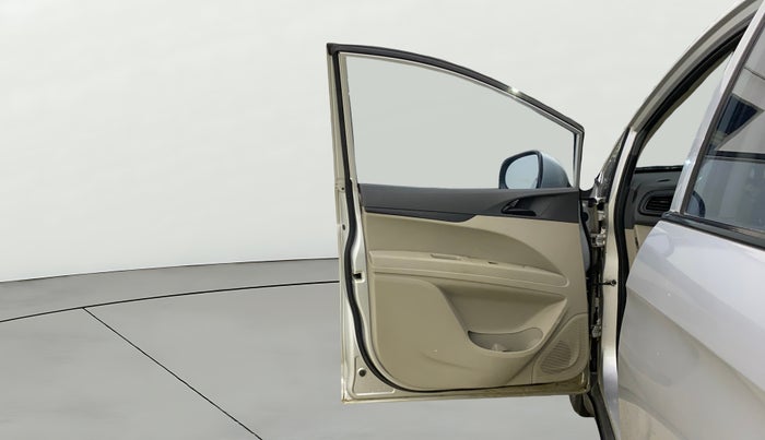 2018 Mahindra MARAZZO M4 8 STR, Diesel, Manual, 84,331 km, LHS Front Door