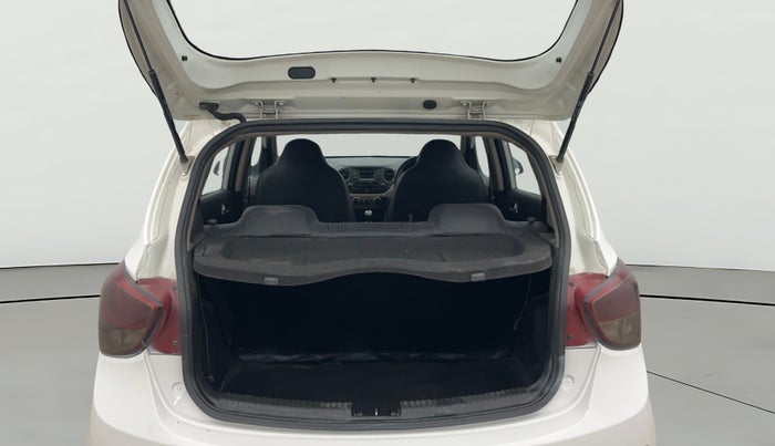 2015 Hyundai Grand i10 SPORTZ 1.2 KAPPA VTVT, Petrol, Manual, 71,943 km, Boot Open Zoomed View