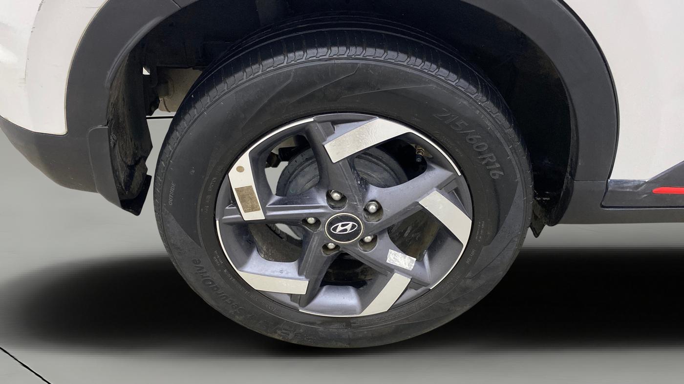 2022 Hyundai VENUE SX PLUS 1.0 TURBO DCT DUAL TONE, Petrol, Automatic, 24,238 km, Right Rear Wheel
