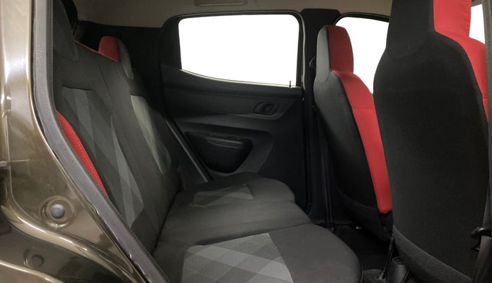 2020 Renault Kwid RXT 1.0 (O), Petrol, Manual, 25,210 km, Right Side Rear Door Cabin