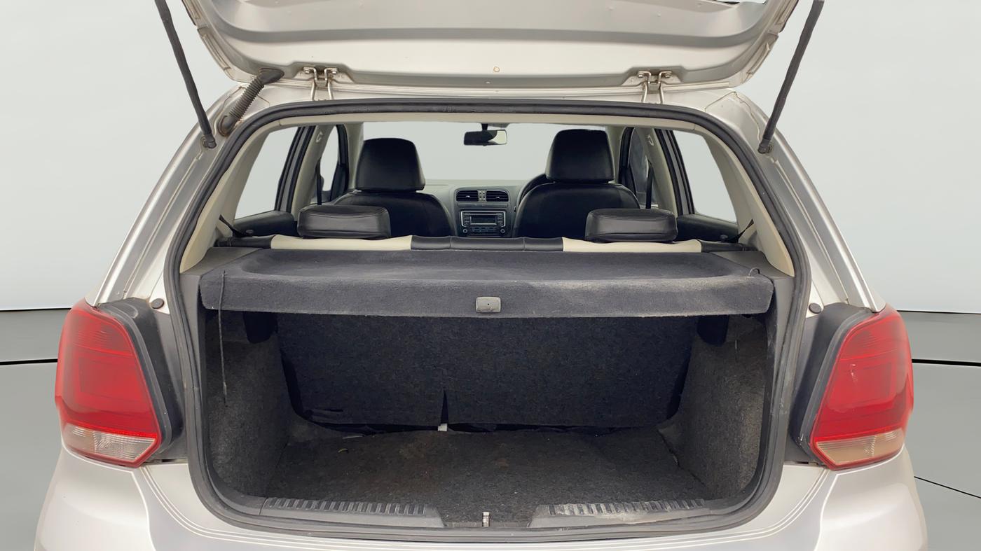 2015 Volkswagen Polo COMFORTLINE 1.2L, Petrol, Manual, 75,855 km, Boot Open Zoomed View