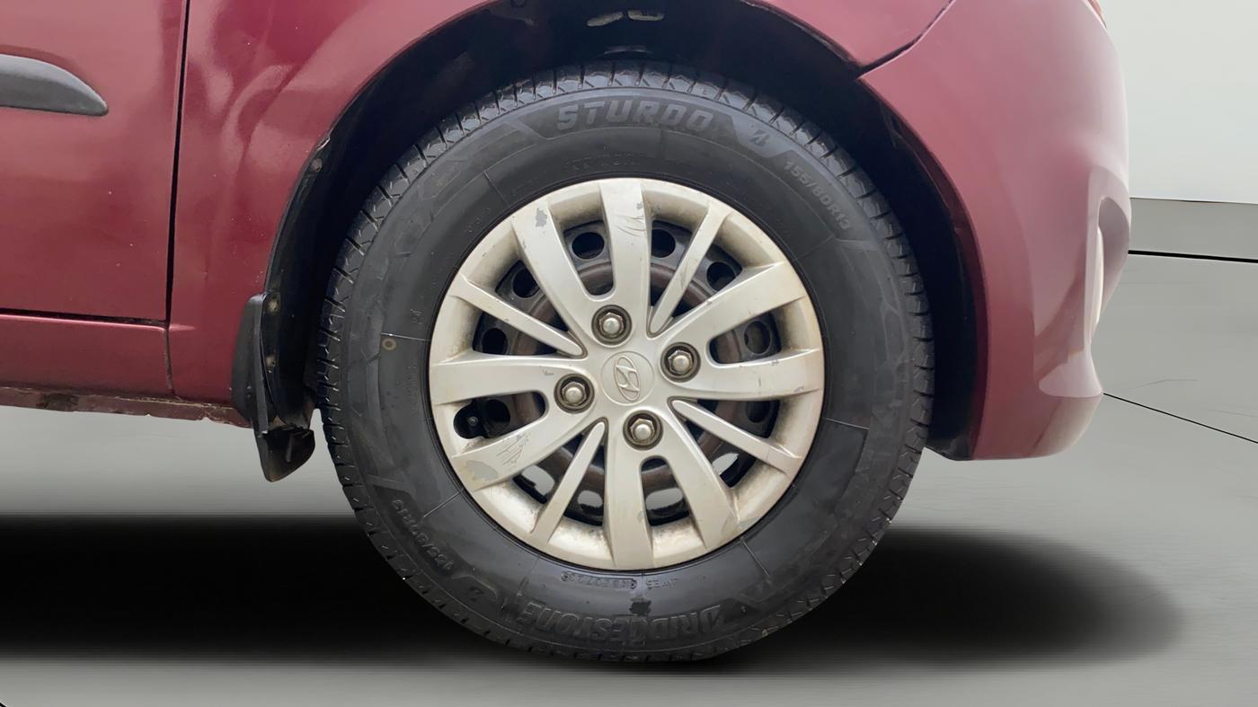 2015 Hyundai i10 SPORTZ 1.1, Petrol, Manual, 50,075 km, Right Front Wheel
