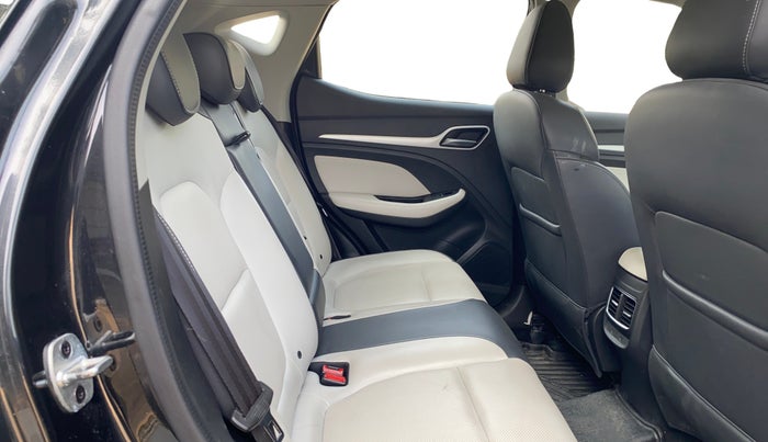 2022 MG ASTOR SHARP 1.5 CVT, Petrol, Automatic, 10,840 km, Right Side Rear Door Cabin