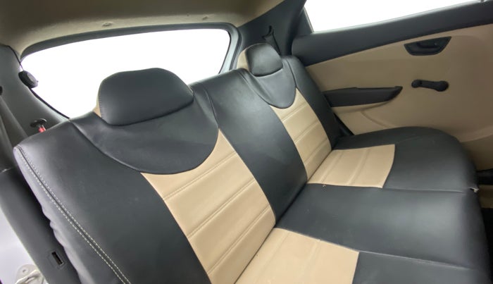 2013 Hyundai Eon MAGNA +, Petrol, Manual, 48,123 km, Right Side Rear Door Cabin