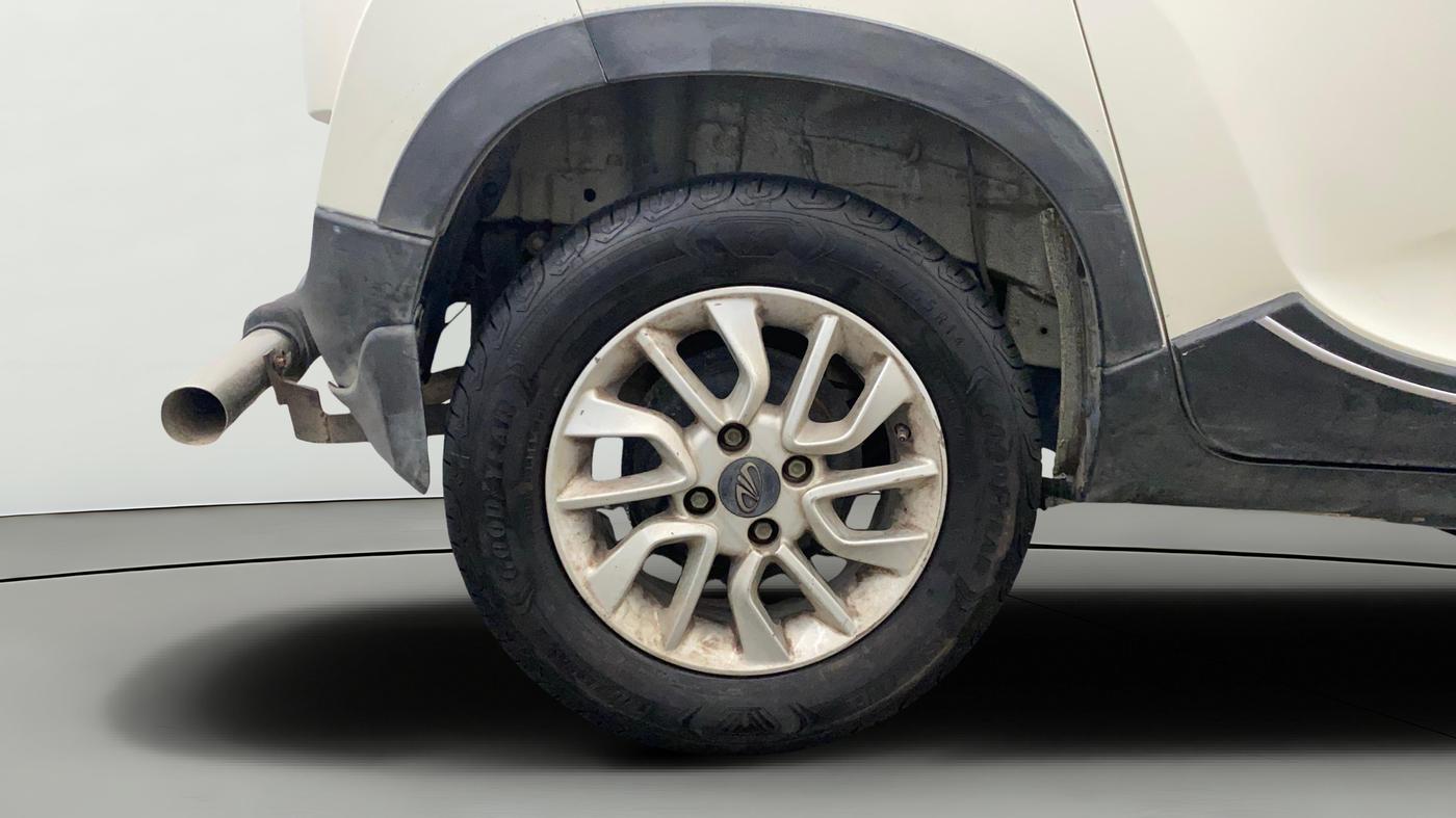 2016 Mahindra Kuv100 K8 6 STR, Petrol, Manual, 55,029 km, Right Rear Wheel