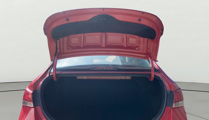 2017 Hyundai Verna 1.6 VTVT SX, Petrol, Manual, 70,826 km, Boot Door Open