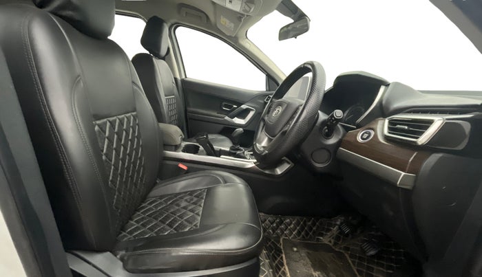 2019 Tata Harrier XT 2.0L KRYOTEC, Diesel, Manual, 64,984 km, Right Side Front Door Cabin