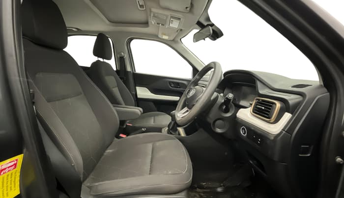 2023 Tata PUNCH ACCOMPLISHED DAZZLE SUNROOF CNG MT, CNG, Manual, 20,152 km, Right Side Front Door Cabin