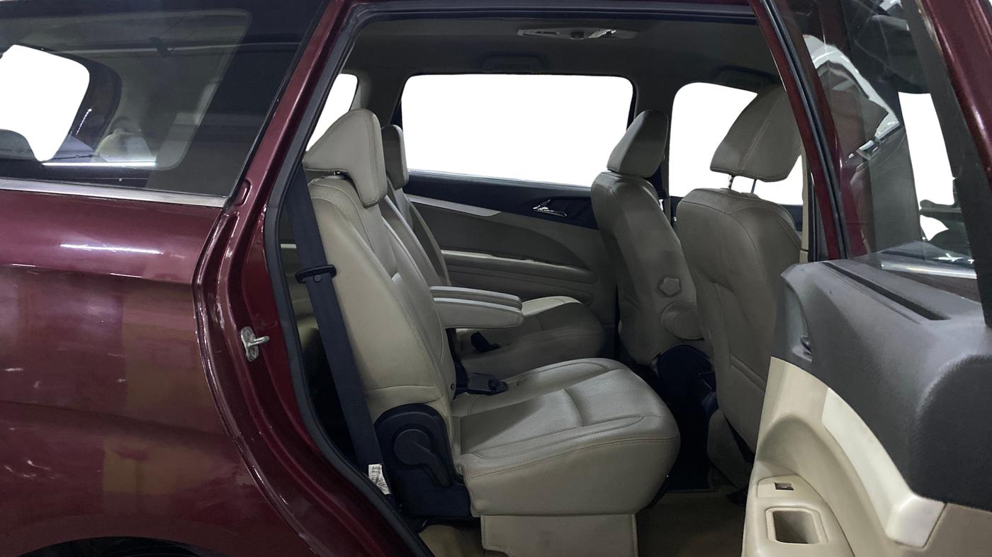 2018 Mahindra MARAZZO M8 7 STR, Diesel, Manual, 1,15,412 km, Right Side Rear Door Cabin