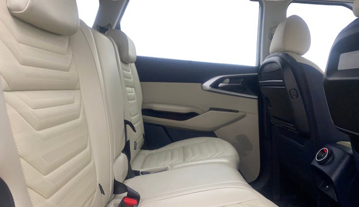 2022 KIA CARENS LUXURY 1.5 DIESEL 7 STR, Diesel, Manual, 22,170 km, Right Side Rear Door Cabin