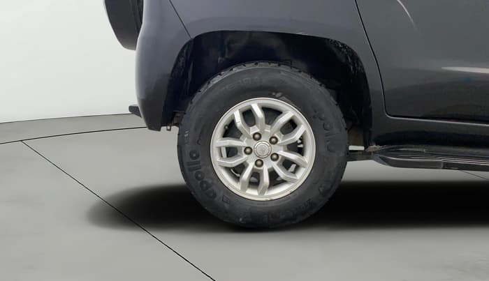 2016 Mahindra TUV300 T8, Diesel, Manual, 1,26,142 km, Right Rear Wheel
