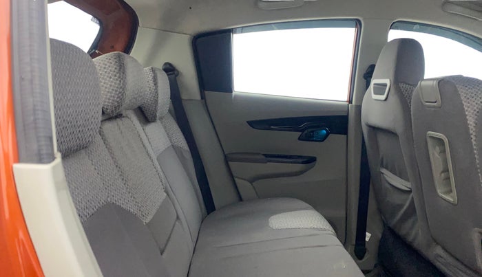 2016 Mahindra Kuv100 K6 6 STR, Petrol, Manual, 27,837 km, Right Side Rear Door Cabin