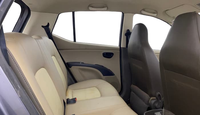 2014 Hyundai i10 MAGNA 1.1, CNG, Manual, 77,250 km, Right Side Rear Door Cabin