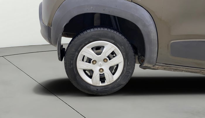 2017 Renault Kwid RXL, Petrol, Manual, 49,300 km, Right Rear Wheel