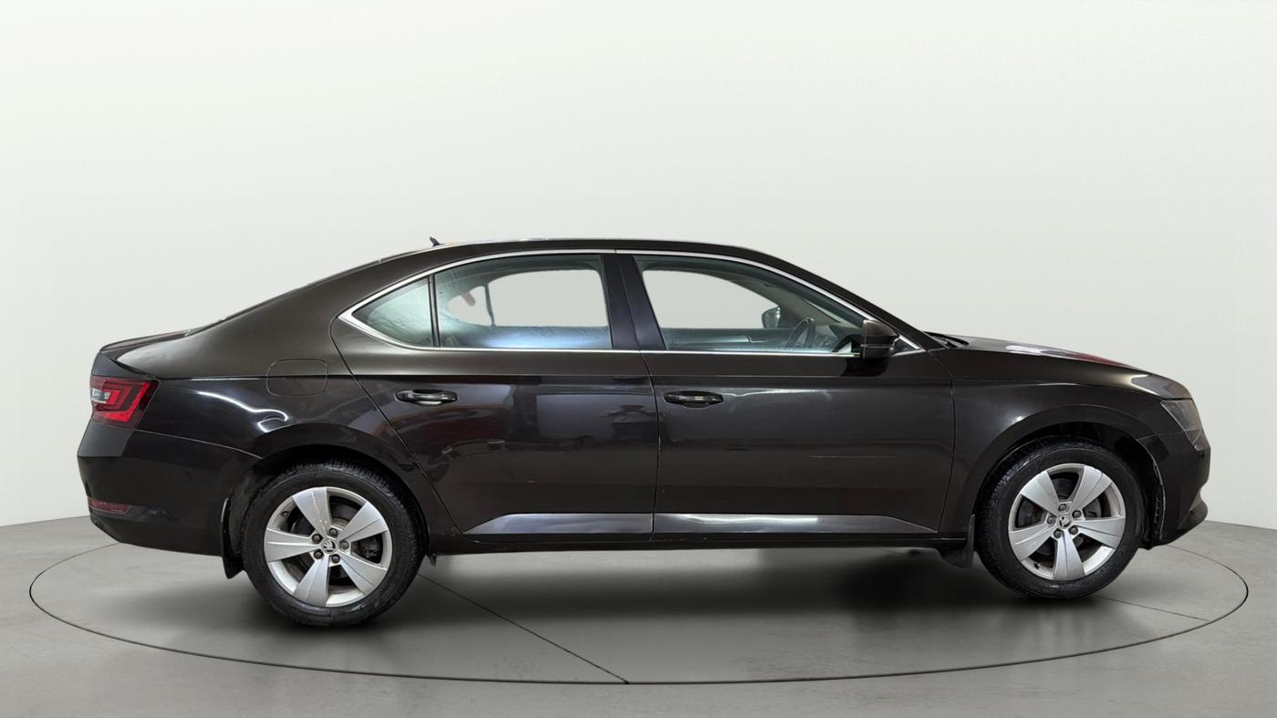 2016 Skoda Superb STYLE 1.8 TSI MT, Petrol, Manual, 77,783 km, Right Side View