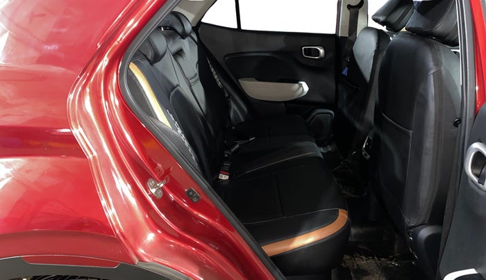 2022 Hyundai VENUE SX 1.5 CRDI DUAL TONE, Diesel, Manual, 84,540 km, Right Side Rear Door Cabin