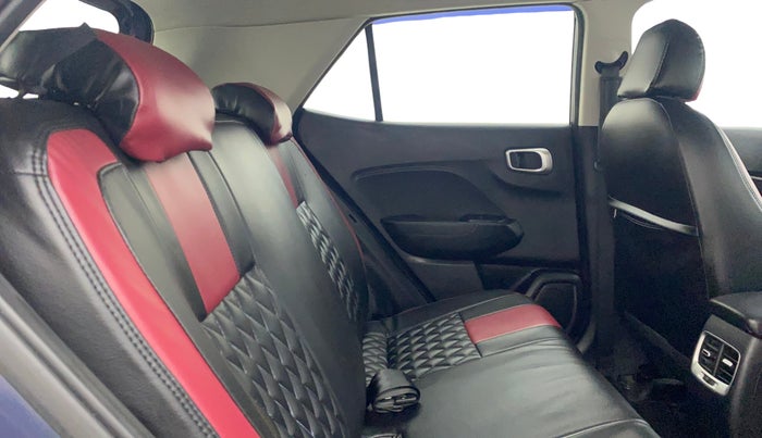 2022 Hyundai VENUE SX PLUS 1.0 TURBO DCT, Petrol, Automatic, 39,567 km, Right Side Rear Door Cabin