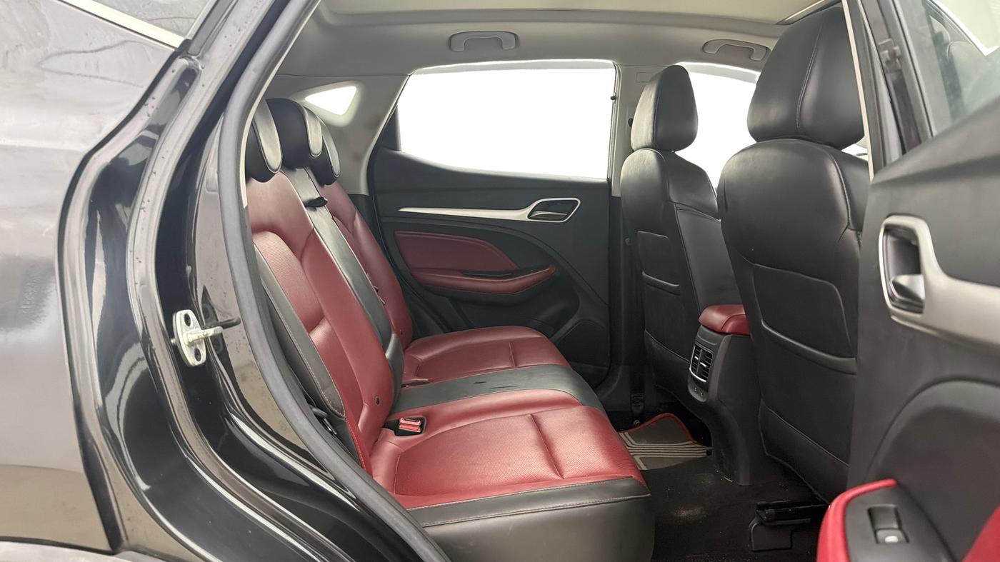 2022 MG ASTOR SAVVY 1.5 CVT S RED, Petrol, Automatic, 22,658 km, Right Side Rear Door Cabin