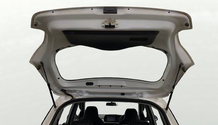 2021 Hyundai GRAND I10 NIOS SPORTZ 1.2 KAPPA VTVT CNG, CNG, Manual, 98,327 km, Boot Door Open