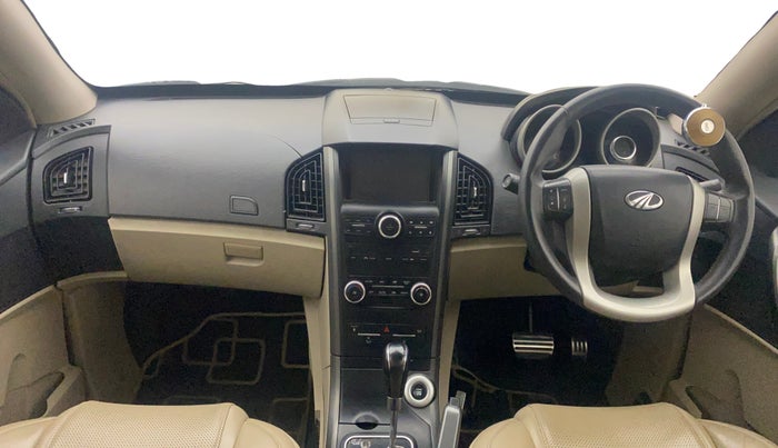 2016 Mahindra XUV500 W10 AT, Diesel, Automatic, 72,178 km, Dashboard