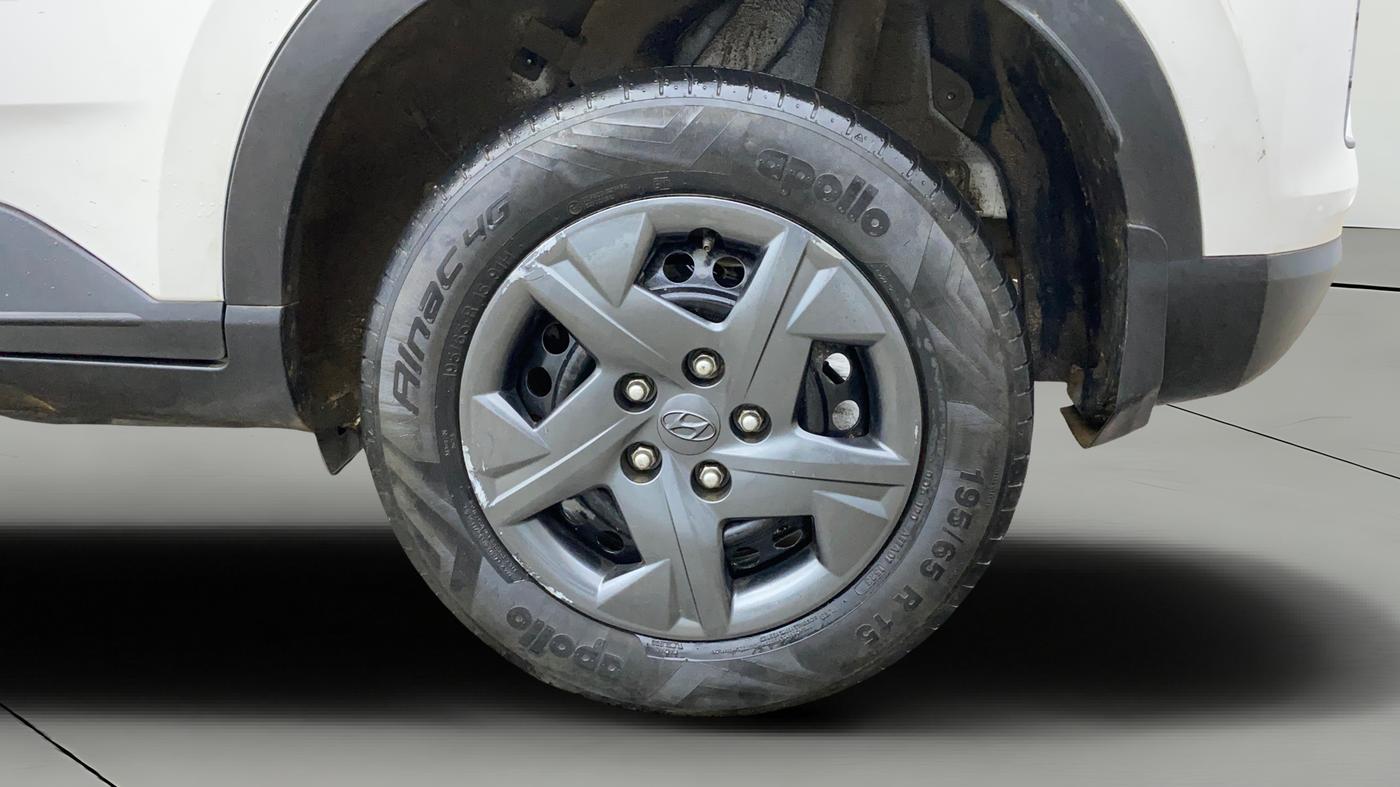 2023 Hyundai VENUE E 1.2, Petrol, Manual, 16,161 km, Left Rear Wheel
