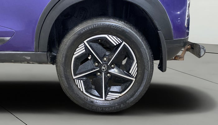 2023 Tata NEXON FEARLESS + SUNROOF DUAL TONE 1.2 PETROL, Petrol, Manual, 35,497 km, Left Rear Wheel