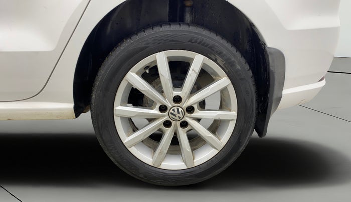 2017 Volkswagen Ameo HIGHLINE PLUS 1.5L AT 16 ALLOY, Diesel, Automatic, 1,45,469 km, Left Rear Wheel